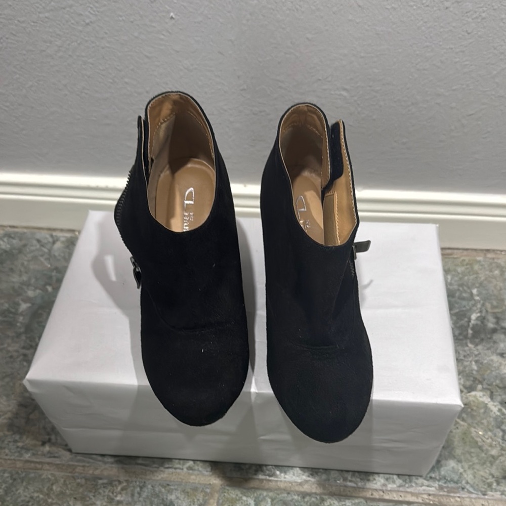 Elegant Black Ankle Boots